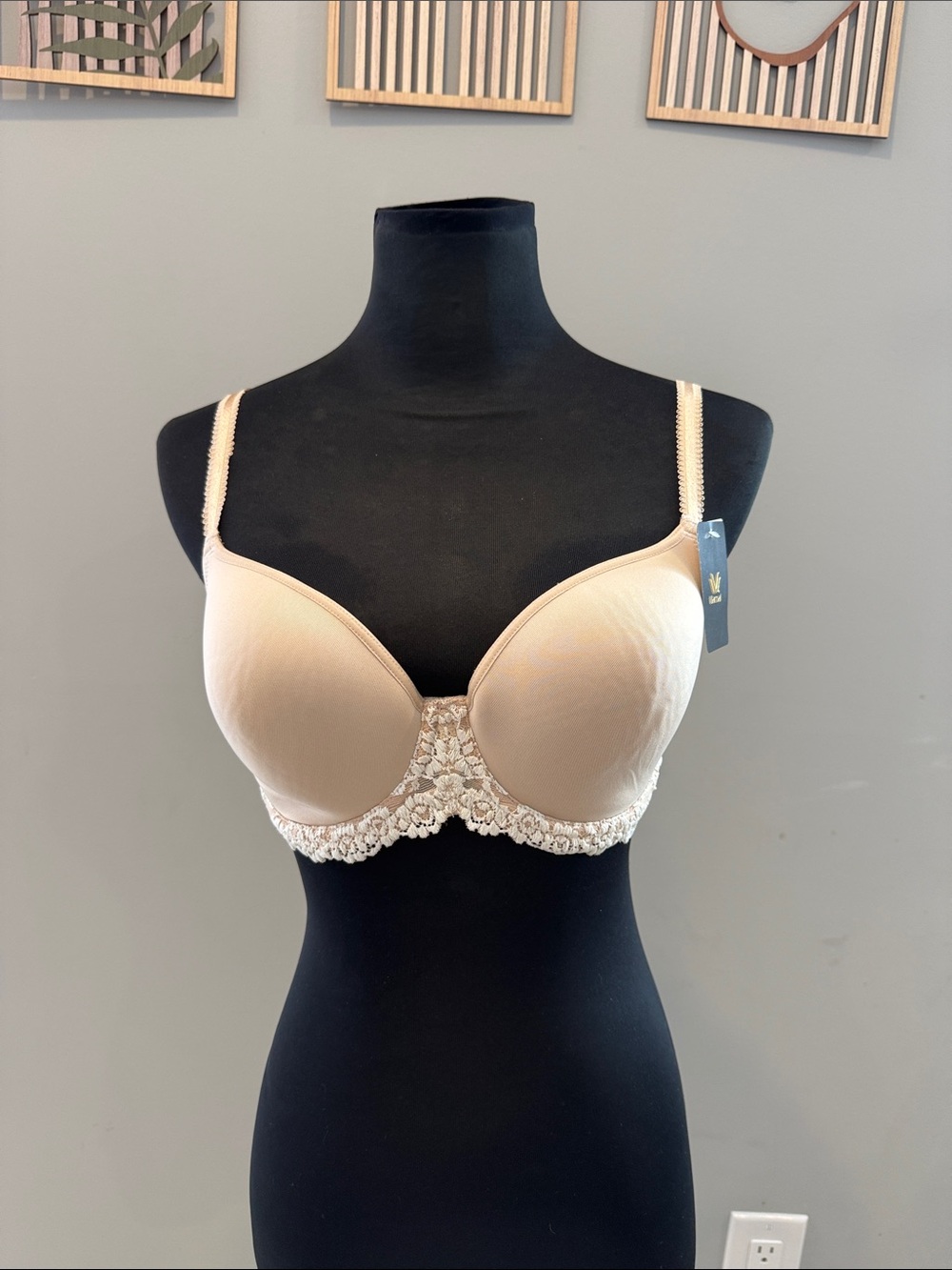 Wacoal Beige Lace-Trim Contour T-Shirt Bra